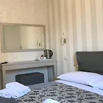 بيت ضيافة Adelaide House 4*