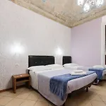 Adelaide House بيت ضيافة 4*
