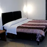 Adelaide House 4* فلورنس
