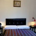 Adelaide House 4* فلورنس
