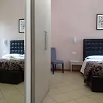 Adelaide House فلورنس