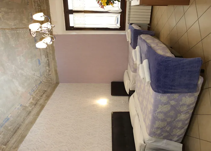 Adelaide House Pensionat 3*