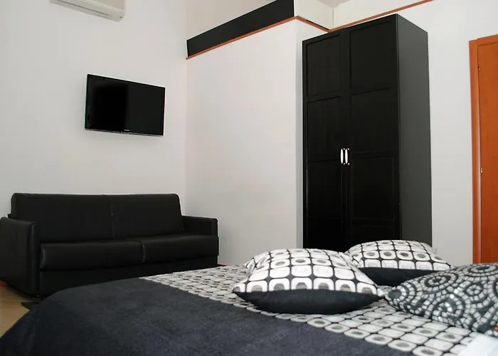 Adelaide House Florencie