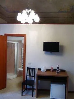 Adelaide House Флоренция