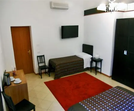 Adelaide House Florencia