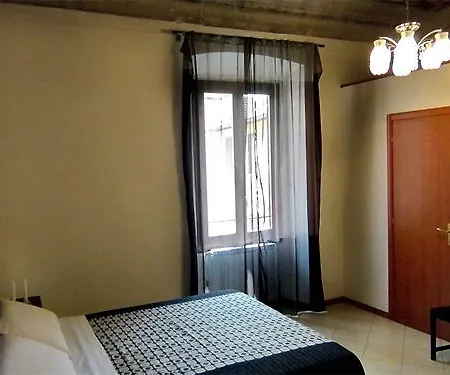 Adelaide House Guest house 2*