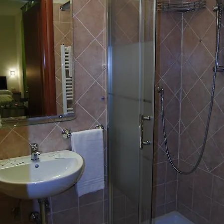 Adelaide House Guest house 2*