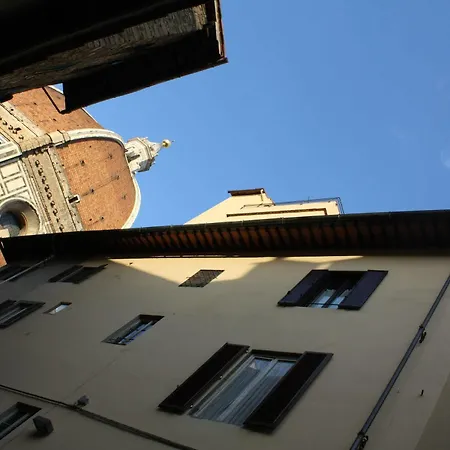 Adelaide House 2* Firenze