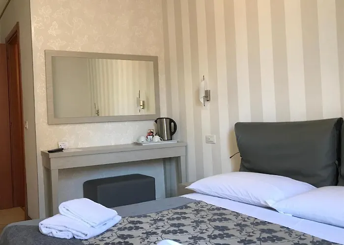 ゲストハウス Adelaide House 4*