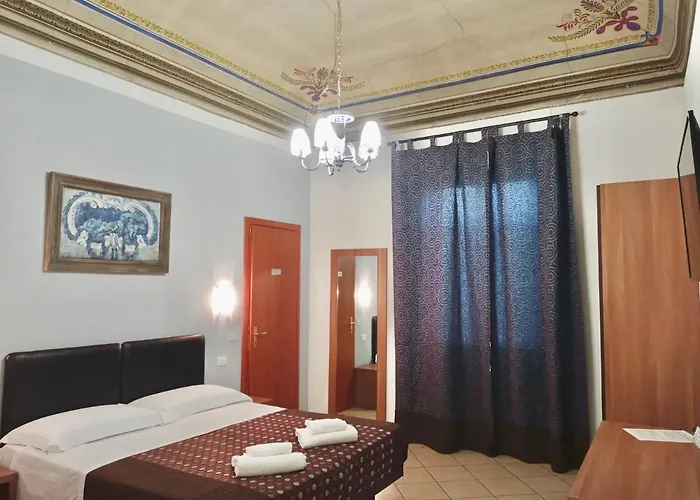 Adelaide House 4*