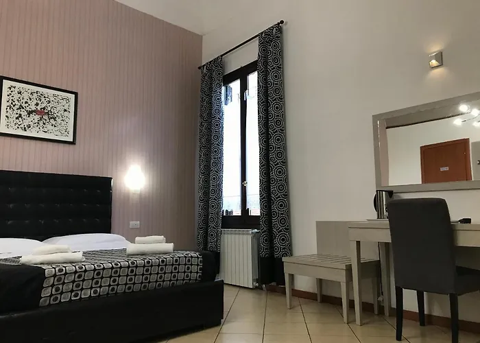 ゲストハウス Adelaide House フィレンツェ