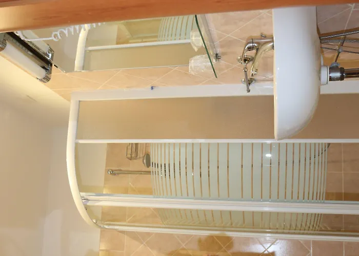 ゲストハウス Adelaide House 4*