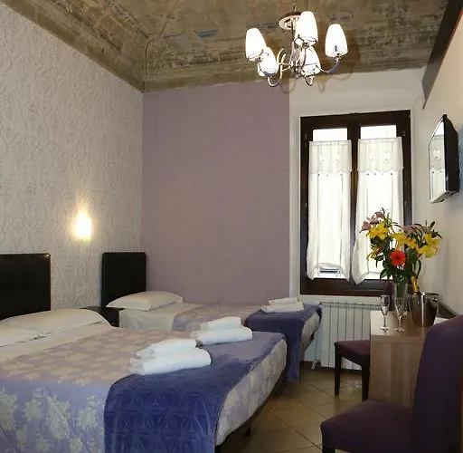 Adelaide House ゲストハウス 4*