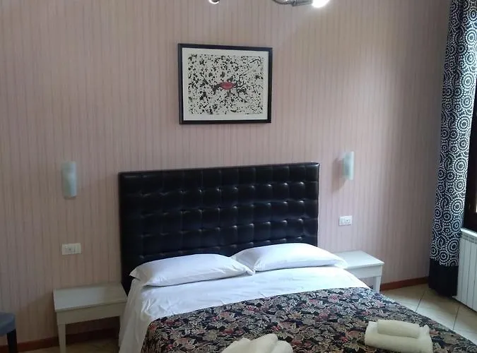 Adelaide House 4* フィレンツェ