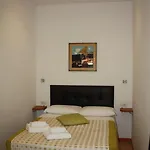 Adelaide House Gasthof 4*