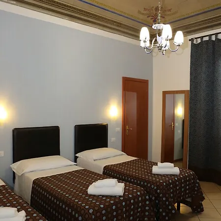 게스트하우스 Adelaide House 3*